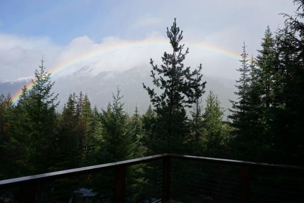 Hot Tub Cool Views: Roaring Creek Cabin Leavenworth Exterior photo
