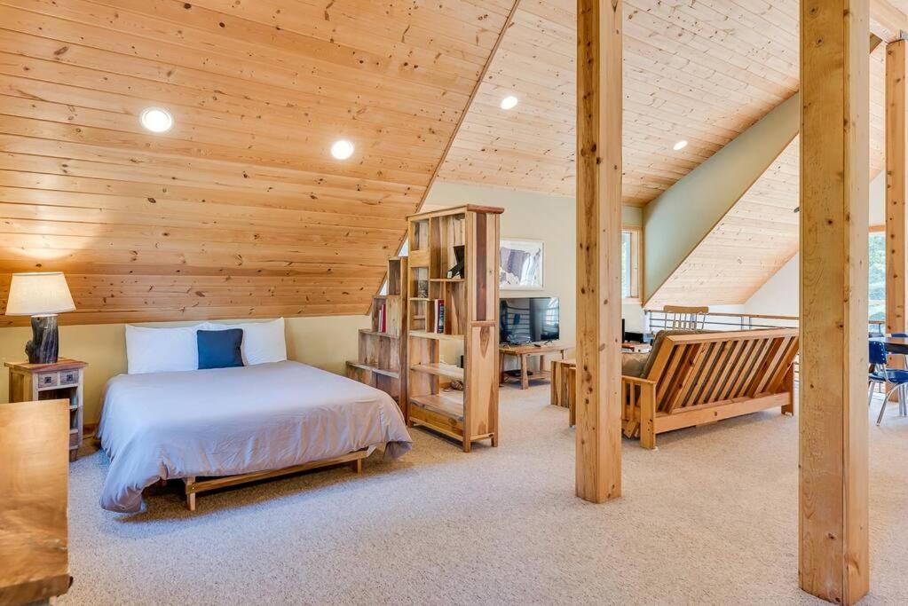 Hot Tub Cool Views: Roaring Creek Cabin Leavenworth Exterior photo
